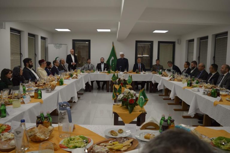 Mešihat IZ-e u Srbiji priredio iftar za ambasadore, ministre, narodne poslanike i gradonačelnike